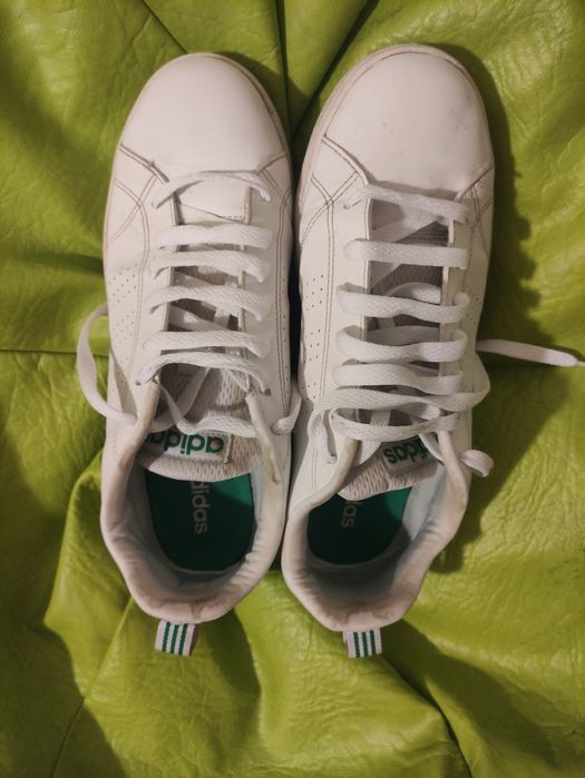 Ténis/ Sapatilhas Adidas 
Tamanho 42
Usadas. Ver fotos.

Entrega em mã
