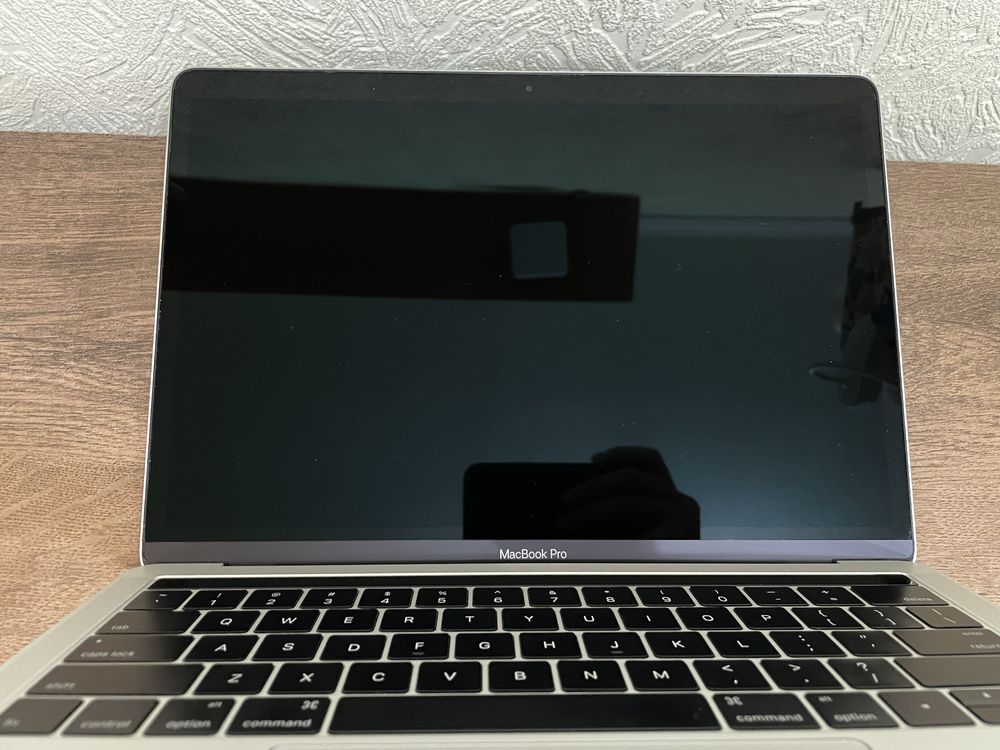 MacBook Pro 13 2016 16/512. Touchbar, Touch ID. 464 цикла.