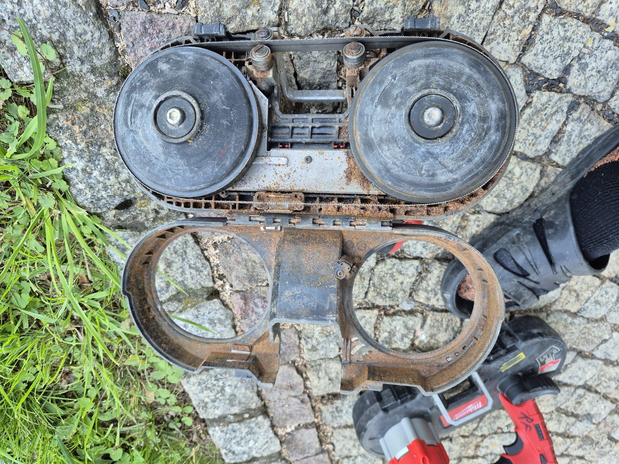 Piła Milwaukee M12