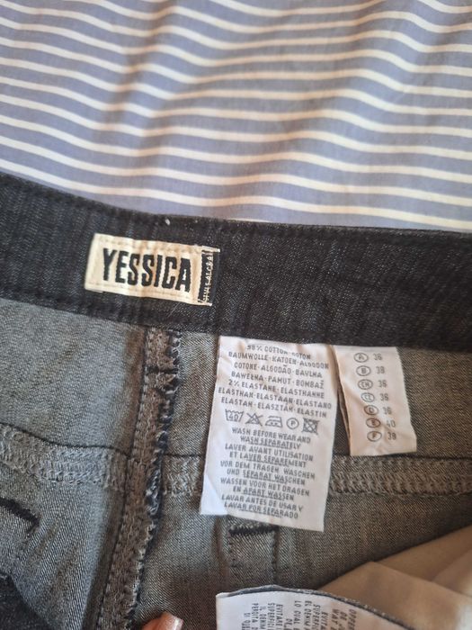 Сірі трендові джинси кльош Yessica