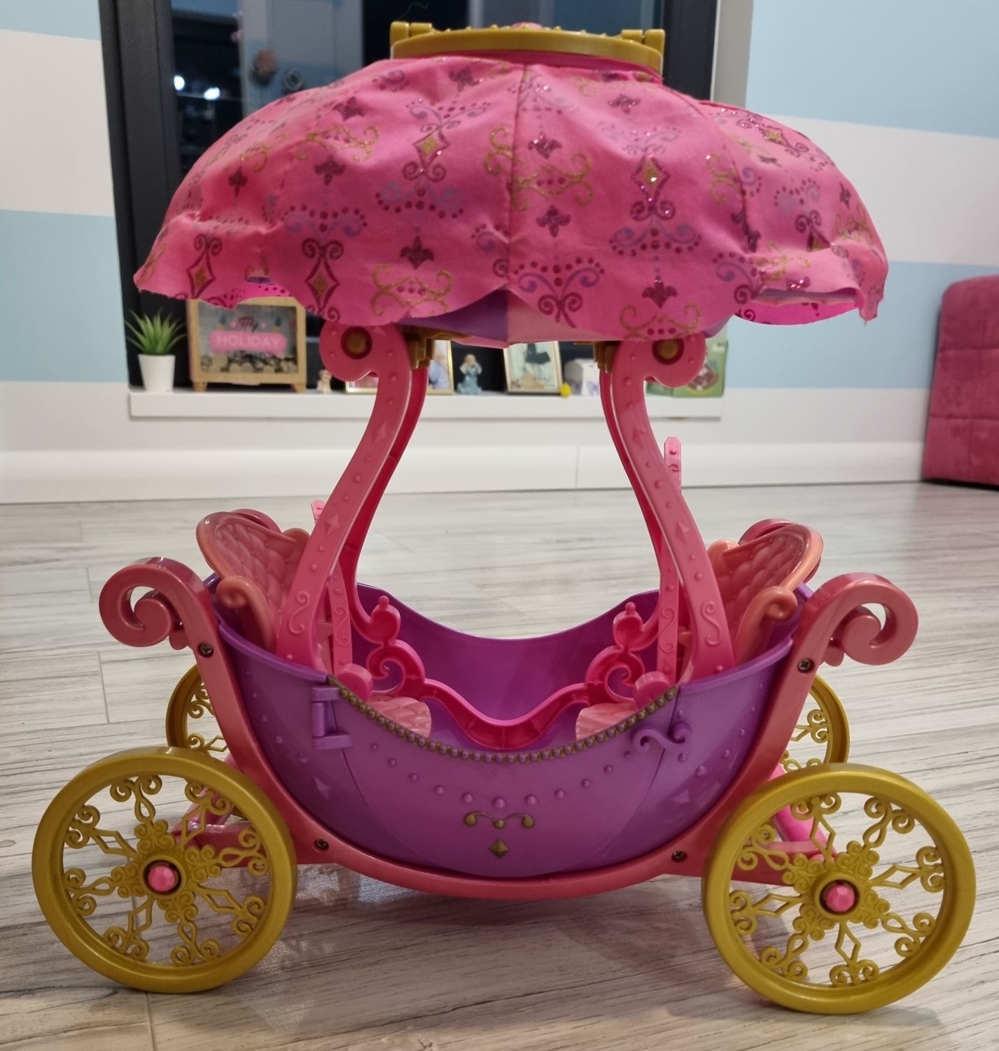 Balonowa karoca Barbie i trzy Muszkieterki