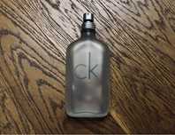 Pusty flakon po perfumach Celvin Klein One, 200ml