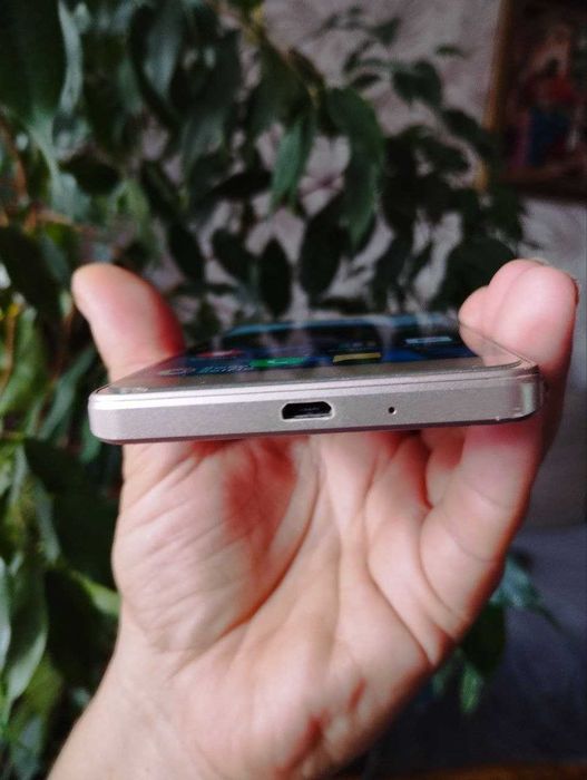 Телефон Xiaomi Redmi 3х