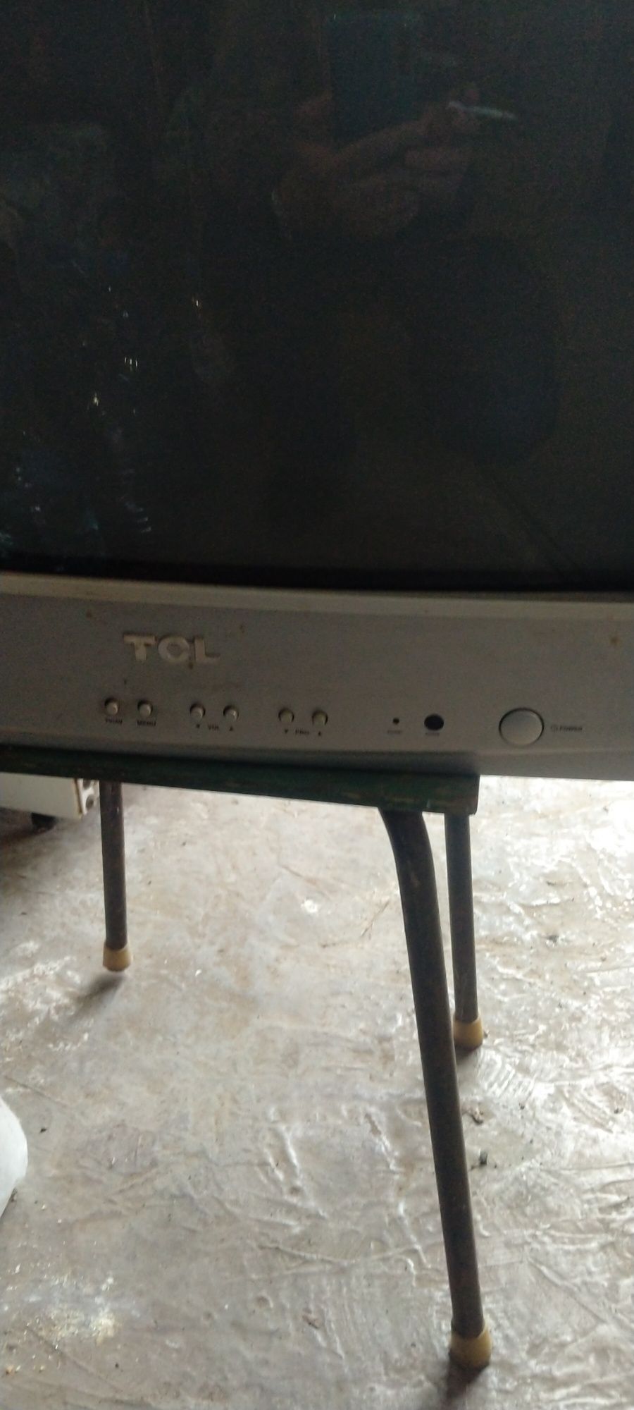 Телевизор TCL для дачи гаража
