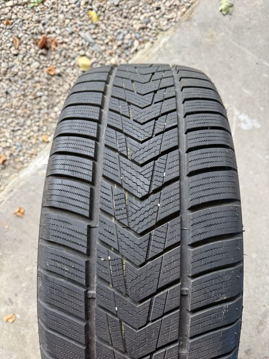 Nowe Opony Trackmax 245/45/20 Zimowe