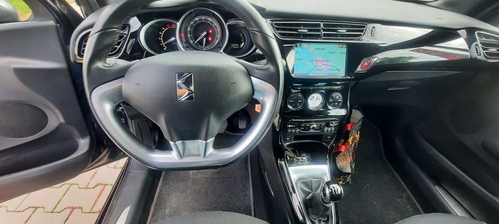 Citroen DS3 1,6HDI  bogate wyposażenie już zarejestrowany bezwypadkowy