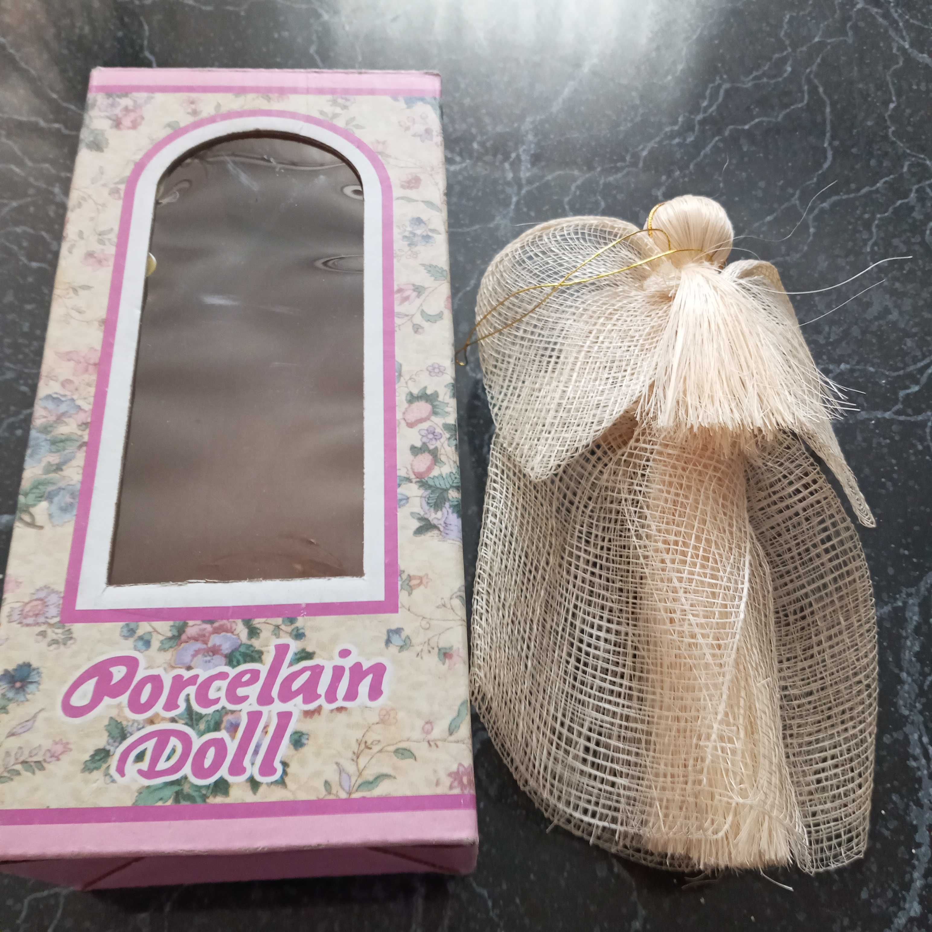 Порцеляновая кукла Doll.