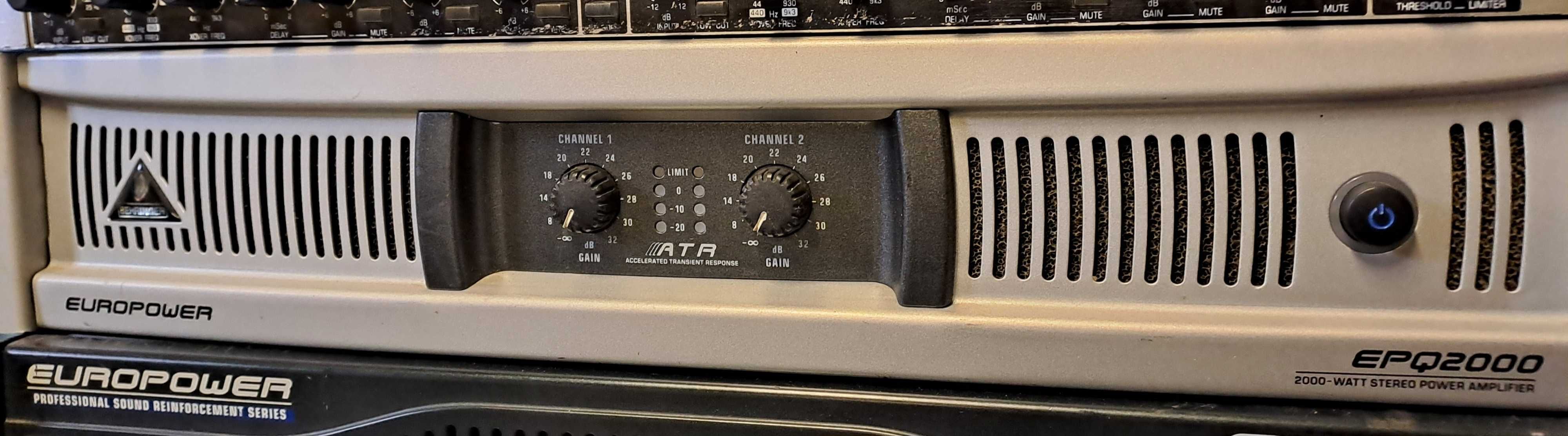 Amplificador behringer
