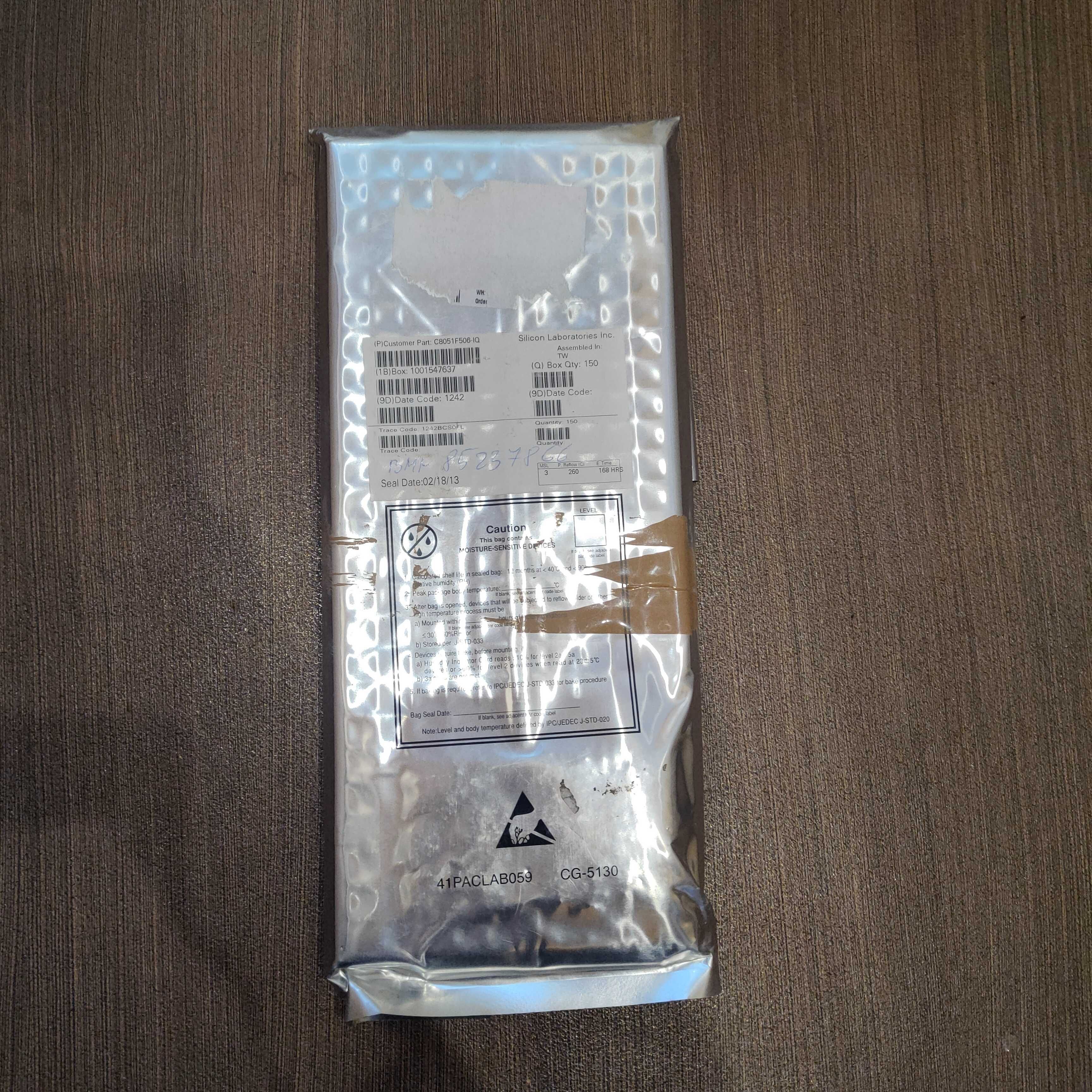 Mikroprocesor 8051 C8051F506-IQ