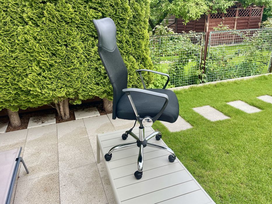 Krzesło biurowe BILLUM czarny 110kg S61 x W109-119 x G62 cm Jysk