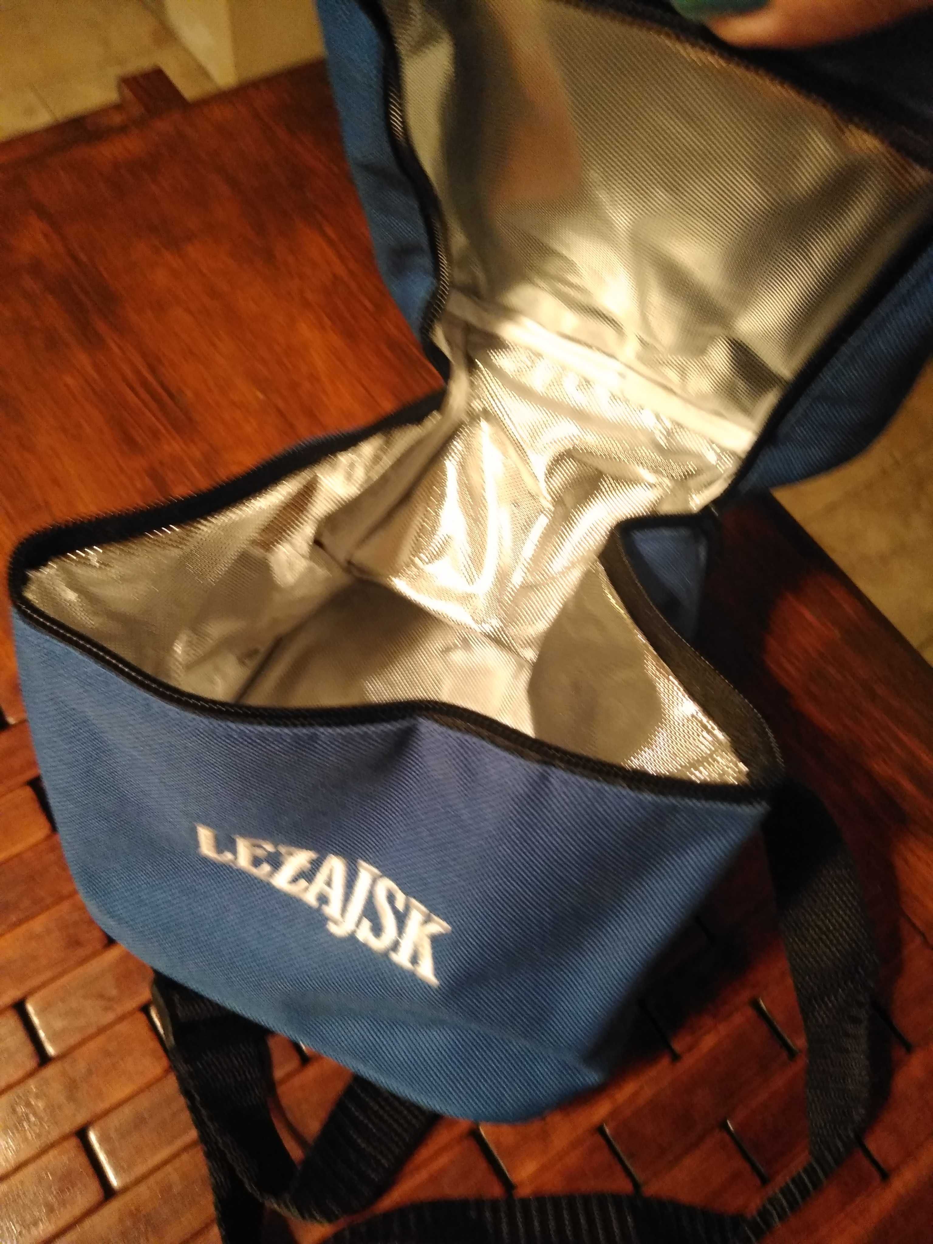 Mała zgrabna torebka termoizolacyjna z napisem Leżajsk