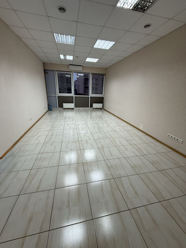 Оренда офісу 35 кв.м., БЦ"Паралель",Мишуги 10, м.Позняки