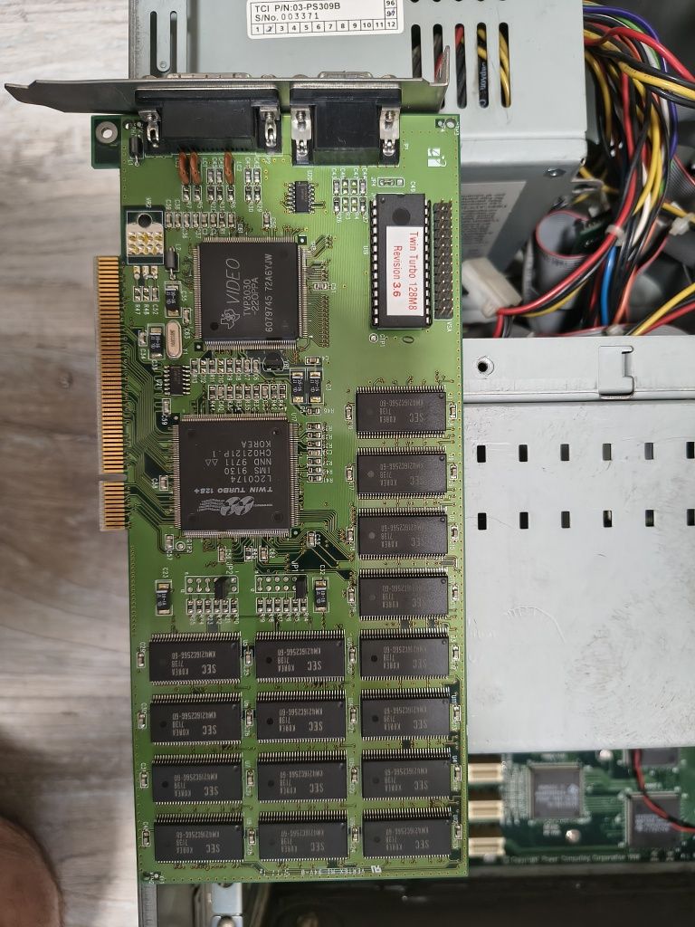 Retro komputer Power Compiuting Power Tower Pro 225 !