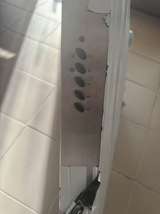 Продам витяжку кутову