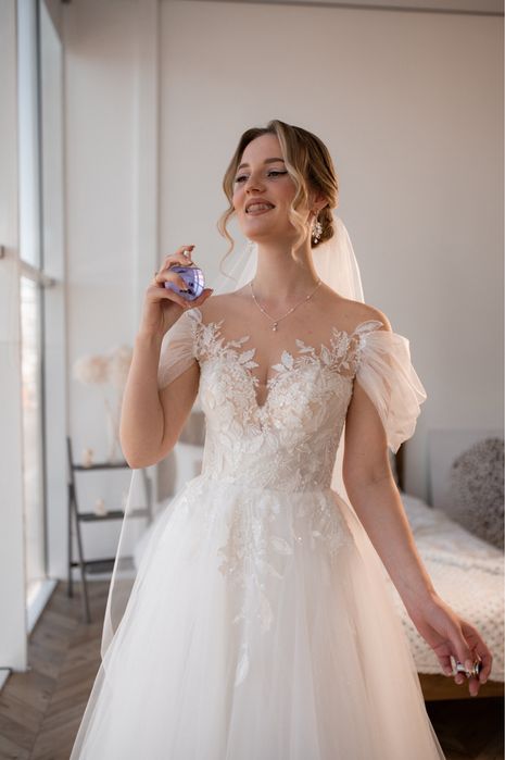 Весільна сукня Ідеальний стан Подарунки в комплекті