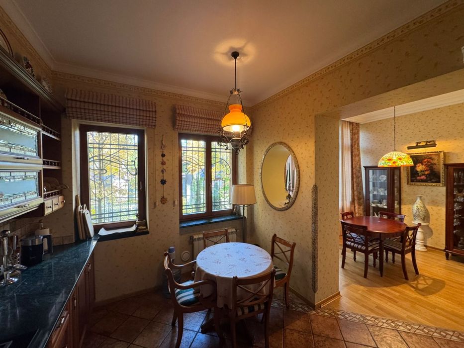 Оренда 4-кімн. квартири в центрі міста