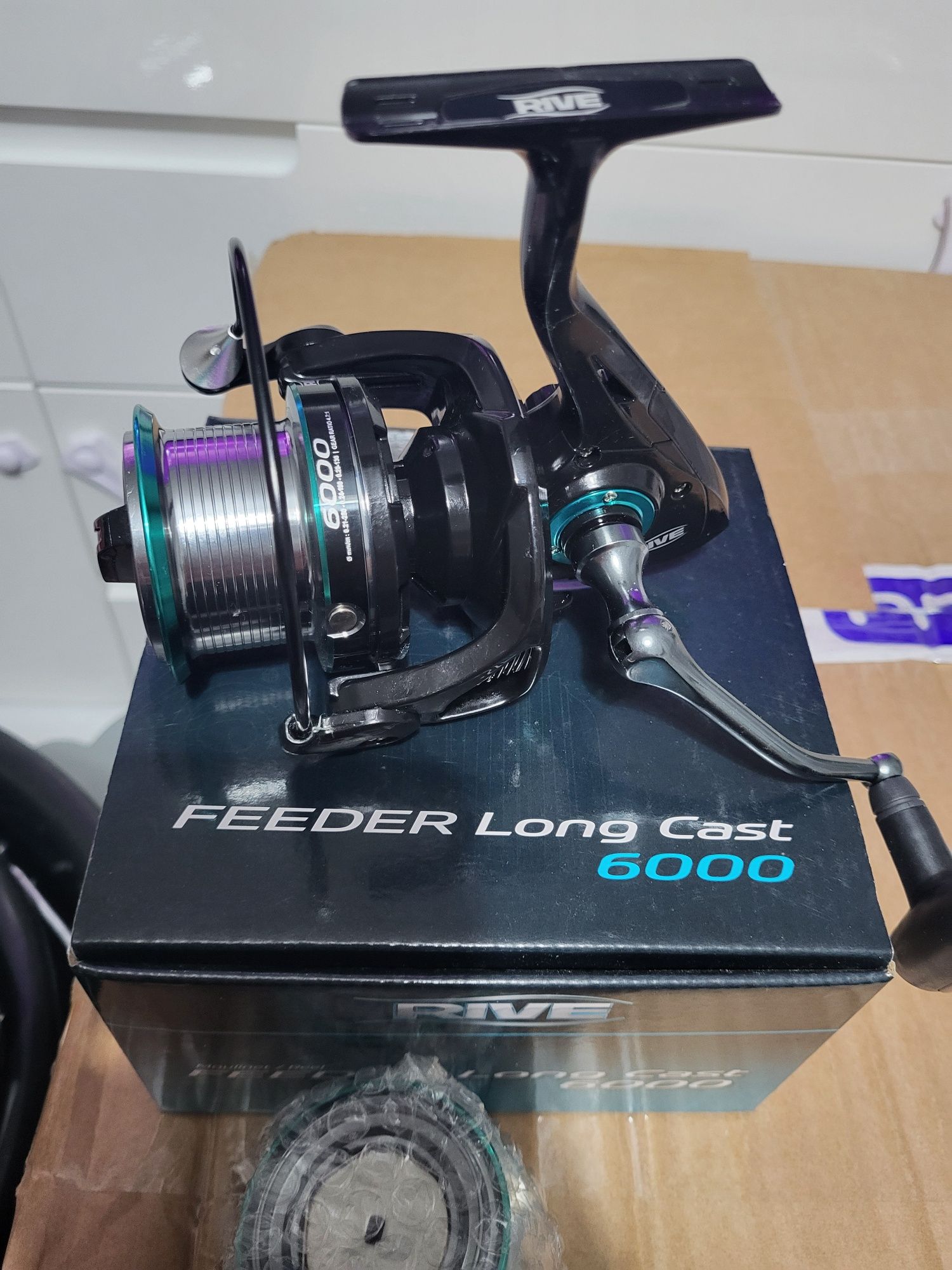 Nowy kolowrotek rive long cast 6000