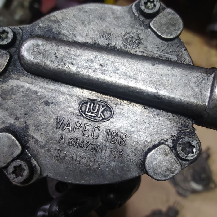 Вакуумний вакумний насос Chrysler PT Cruiser \Mercedes W210 2.2 DIESEL