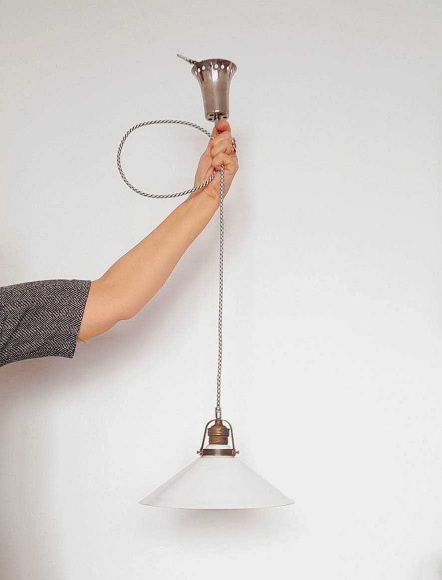 Stara lampa wisząca w stylu loft do powieszenia nad stół