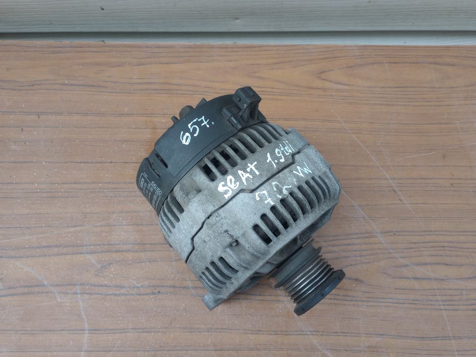 Генератор Volkswagen Golf/Passat/Sharan/T4/Audi/Skoda Octavia/Seat