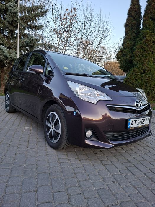 Продам свіжопригнану Toyota Verso S 2014p. Автомат.