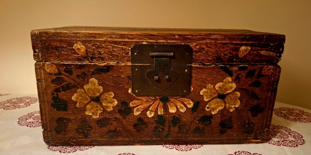 Vendem caixas antigas