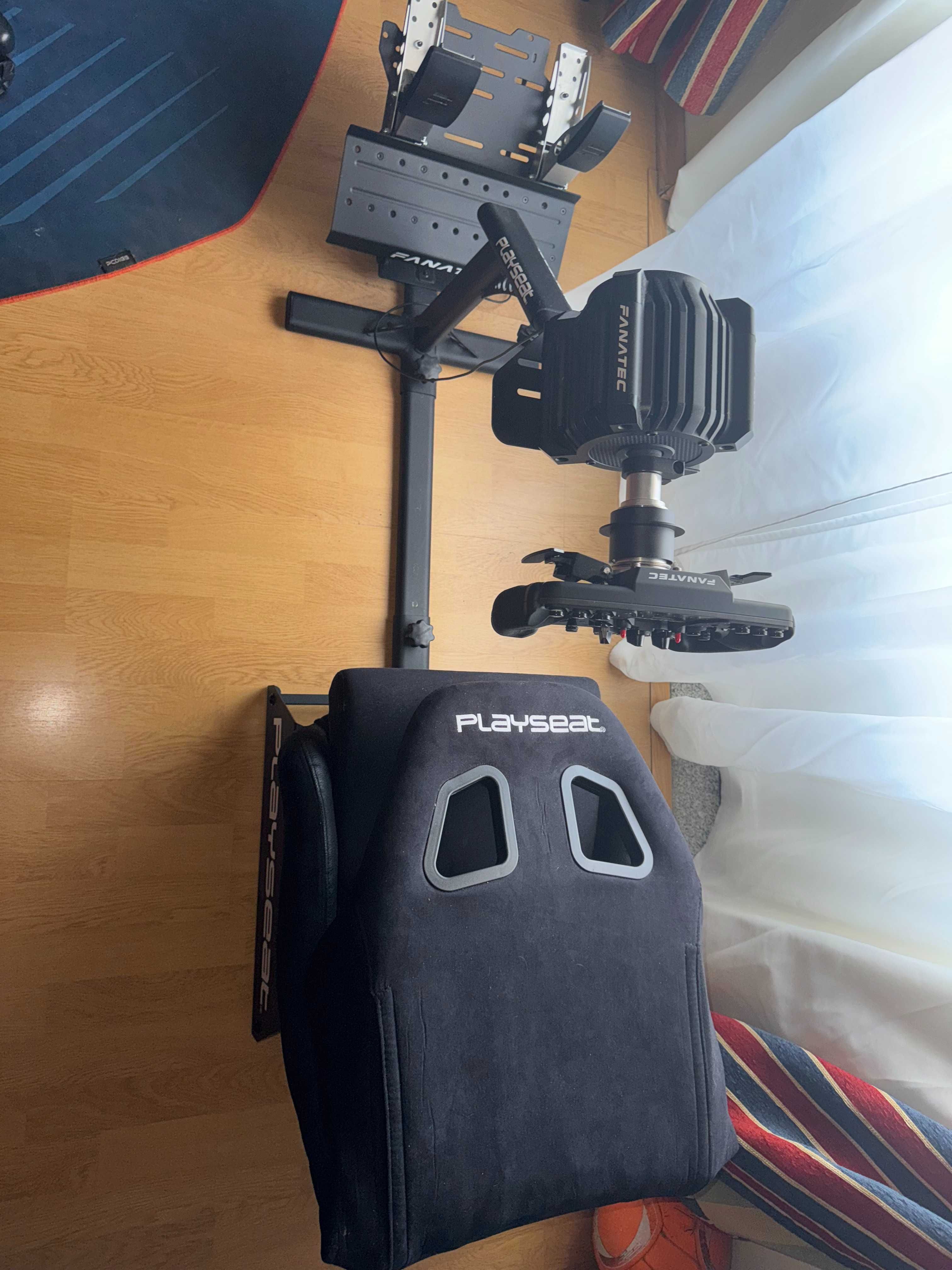 Fanatec DD Pro + ClubSport Steering Wheel Formula V2.5 X + Playseat