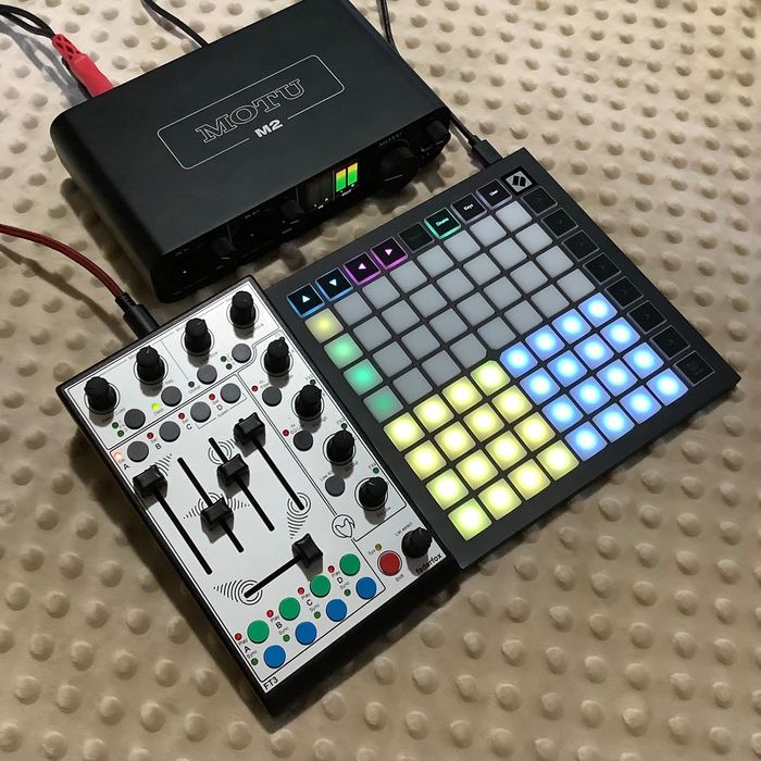 Обмін контролера Faderfox FT3+ Motu M2 аудіоінтерфейс на Digitone
