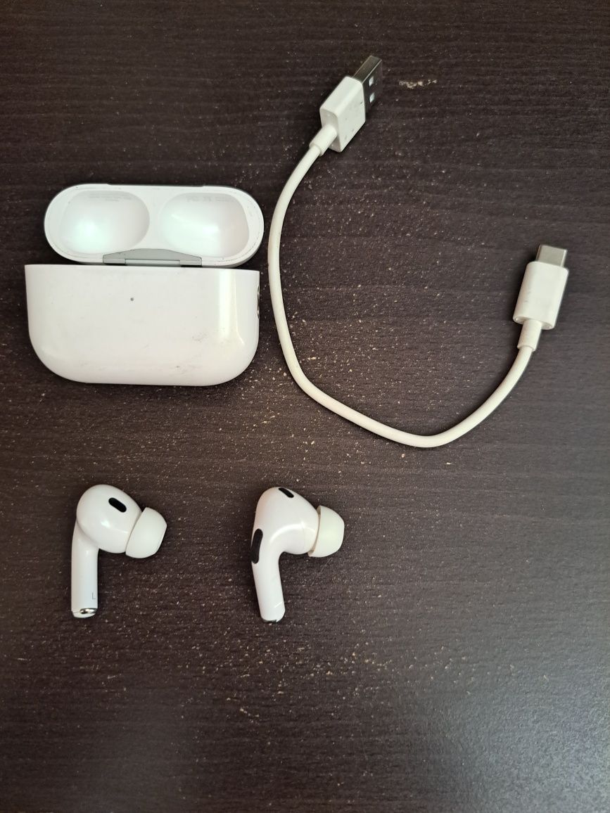AirPods Pro (2.ª geração) com Caixa MagSafe (USB‑C)