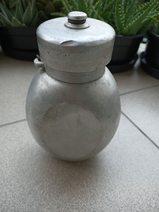 Manierka wojskowa oryginalna,  bidon wojskowy stary