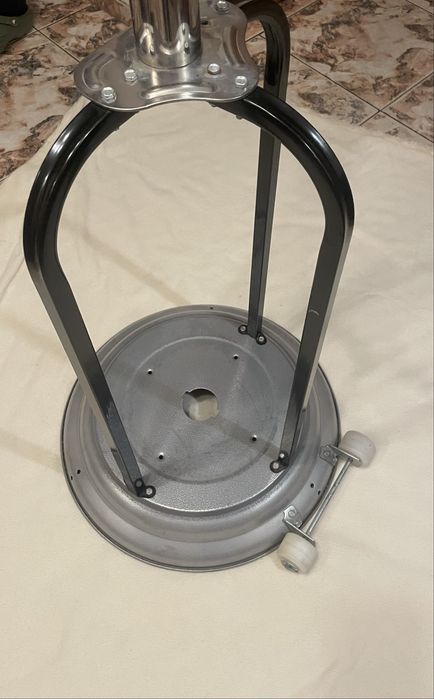 Ogrzewacz gazowy, piecyk gazowy - tarasowy stojacy.