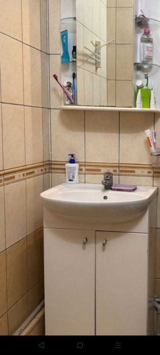 Метро "Академгородок",  Сдаю 3 - комнатную квартиру возле метро