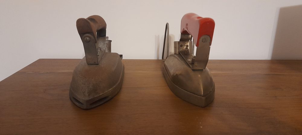 Stare żelazko żelazka 2 sztuki z prl