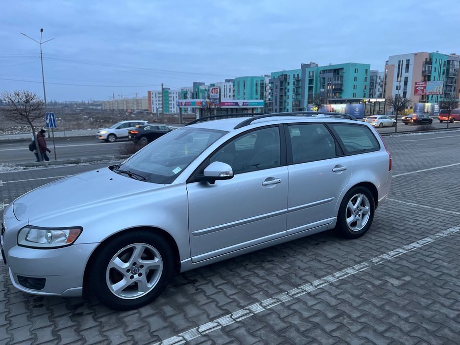 Авто Вольво в50.