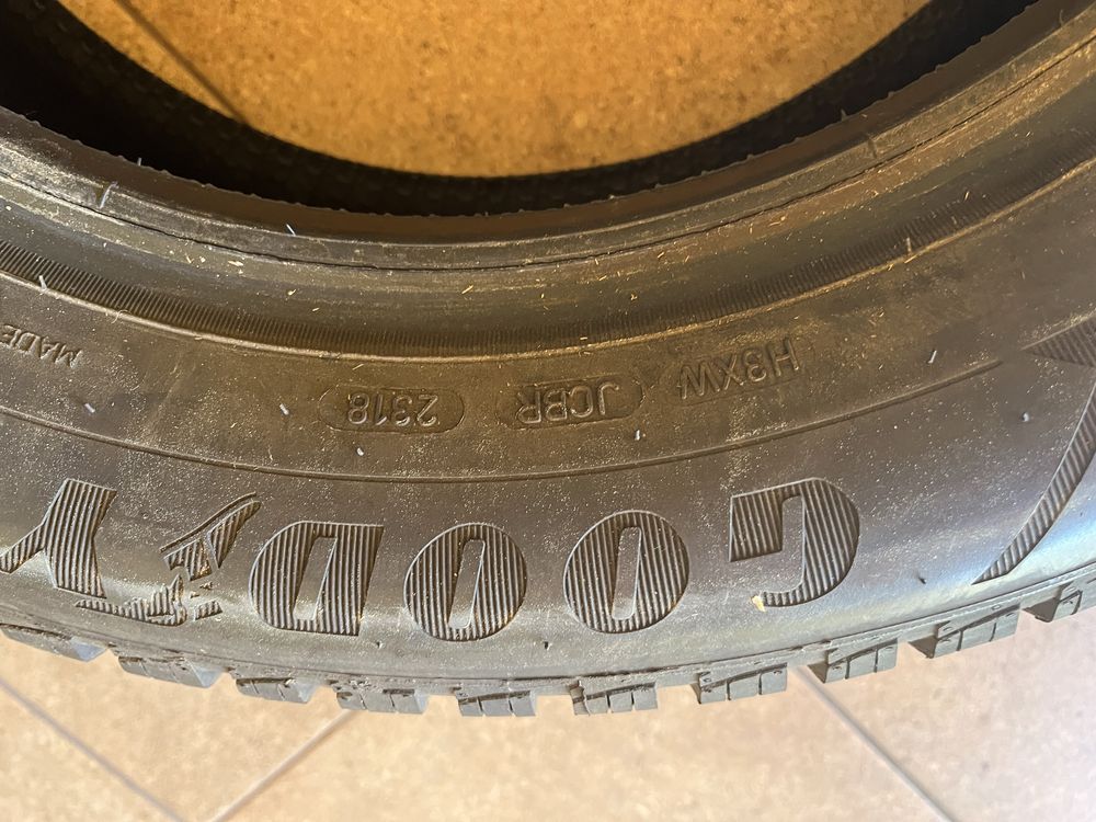 Opona Goodyear Ultra Grip 9 205/60/16 7mm