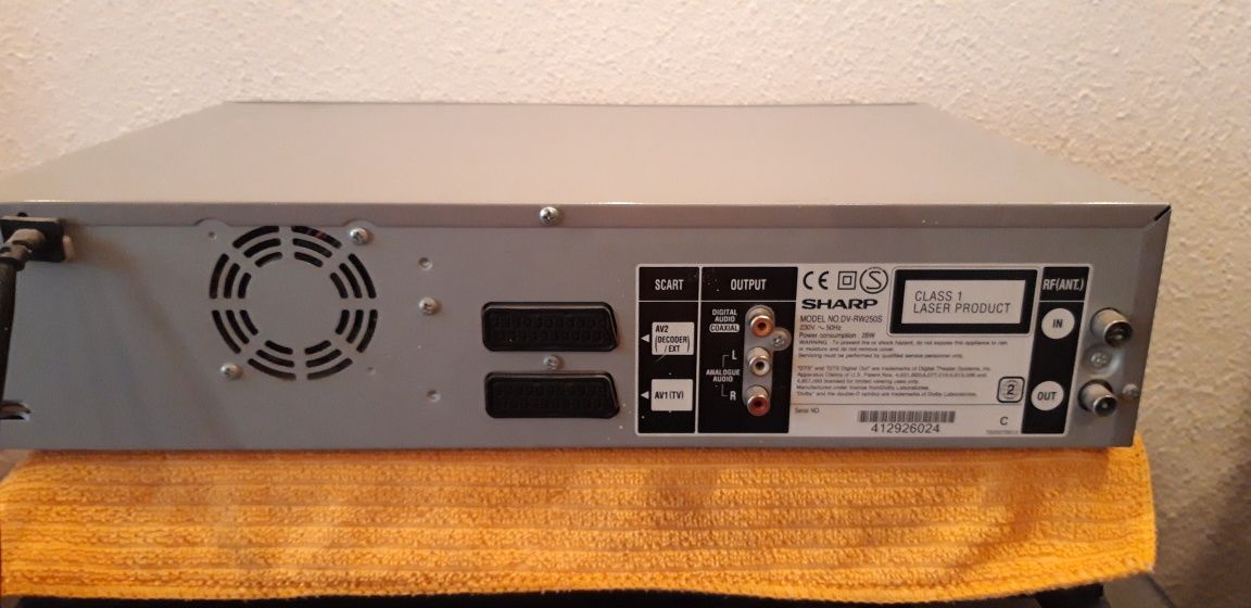 Продам пишущий видео/DVD магнитофон SHARP DV-RW 250S