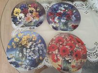 4 talerze Wedgwood w kwiaty