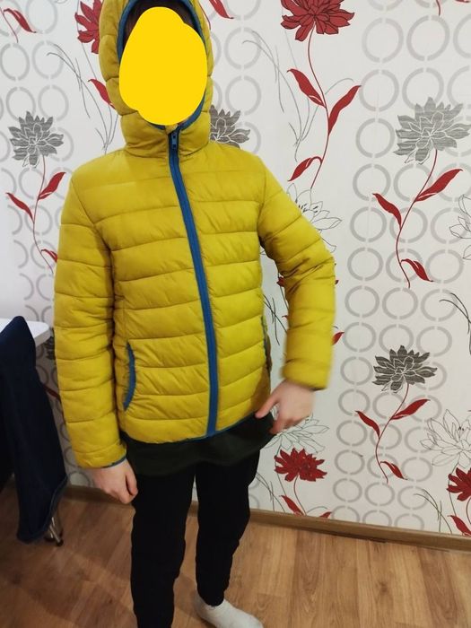 Продам веснян-осінню курточку.