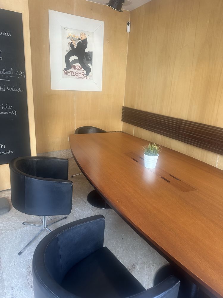 Mesa de Reuniões ou de Jantar