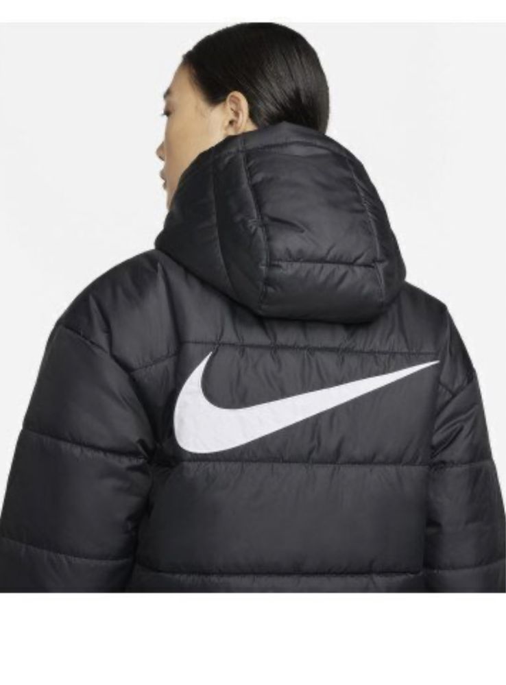 Нова Куртка Nike класік парка