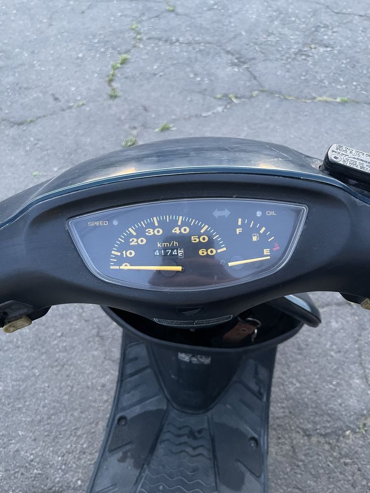 Продам скутер Honda Dio AF-35SR