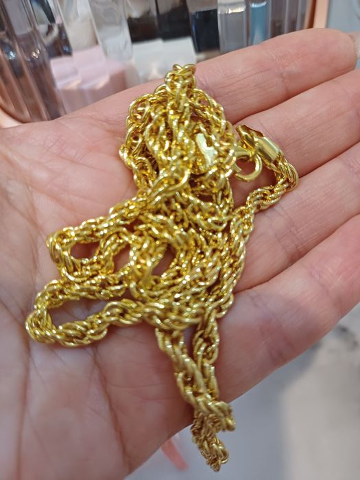 Colar dourado banhado a 18k Não é oco
