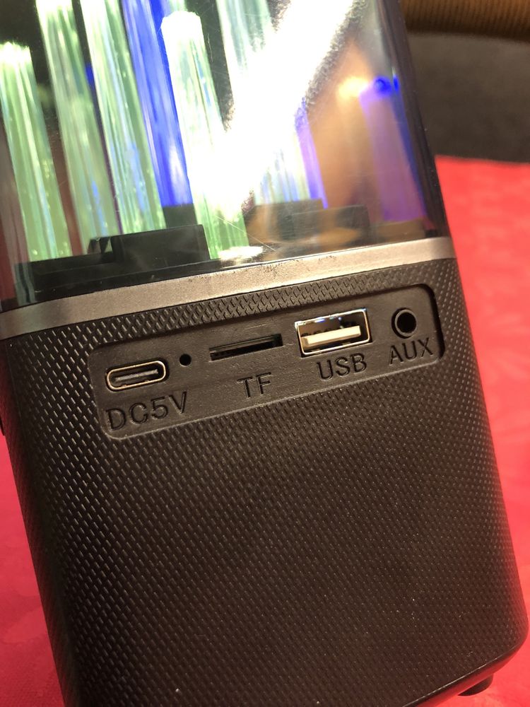 Głosnik bluetooth kolorowa kaskada świateł