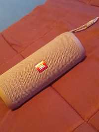 JBL Flip 4 como nova