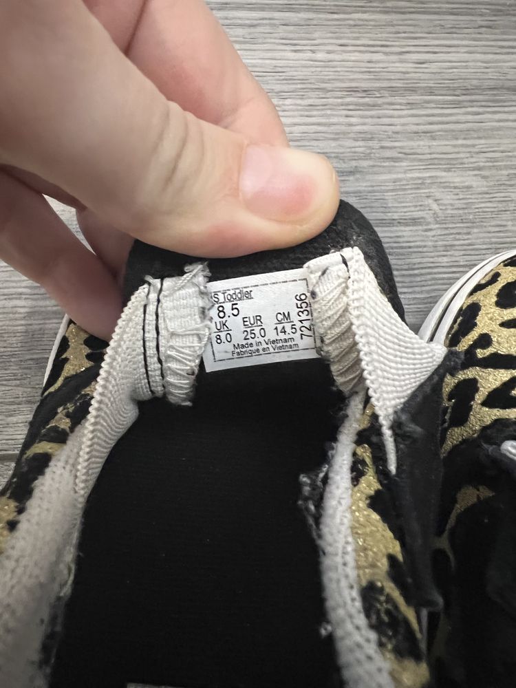 Buty Vans 25 czarny zloty w panterke