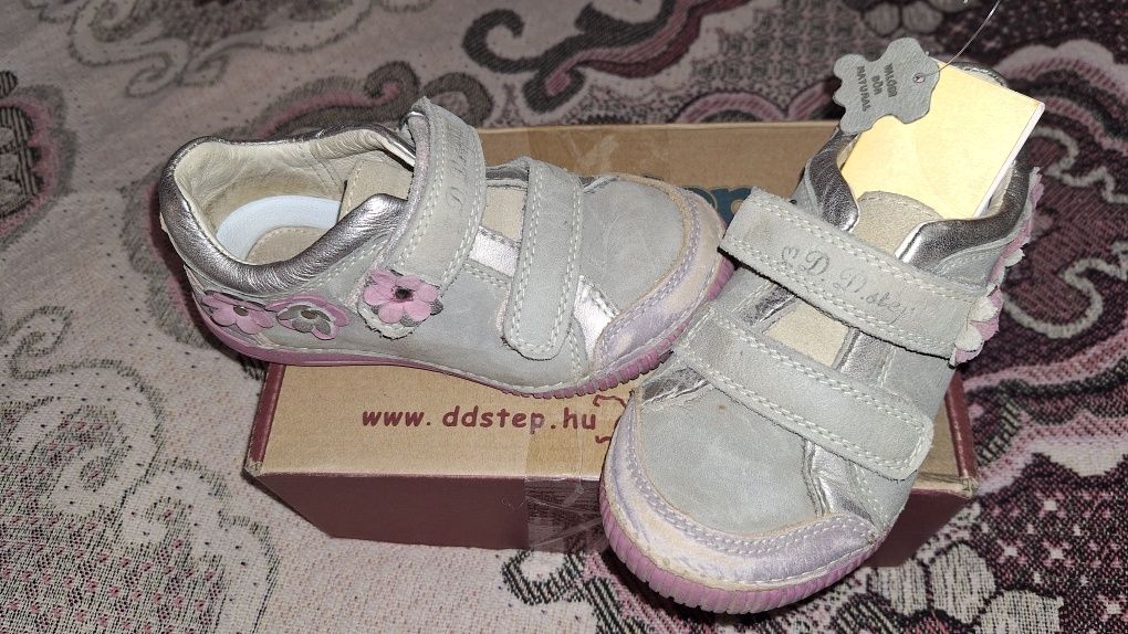 Кроссовки закрытые туфли на девочку кожа D.D. step
