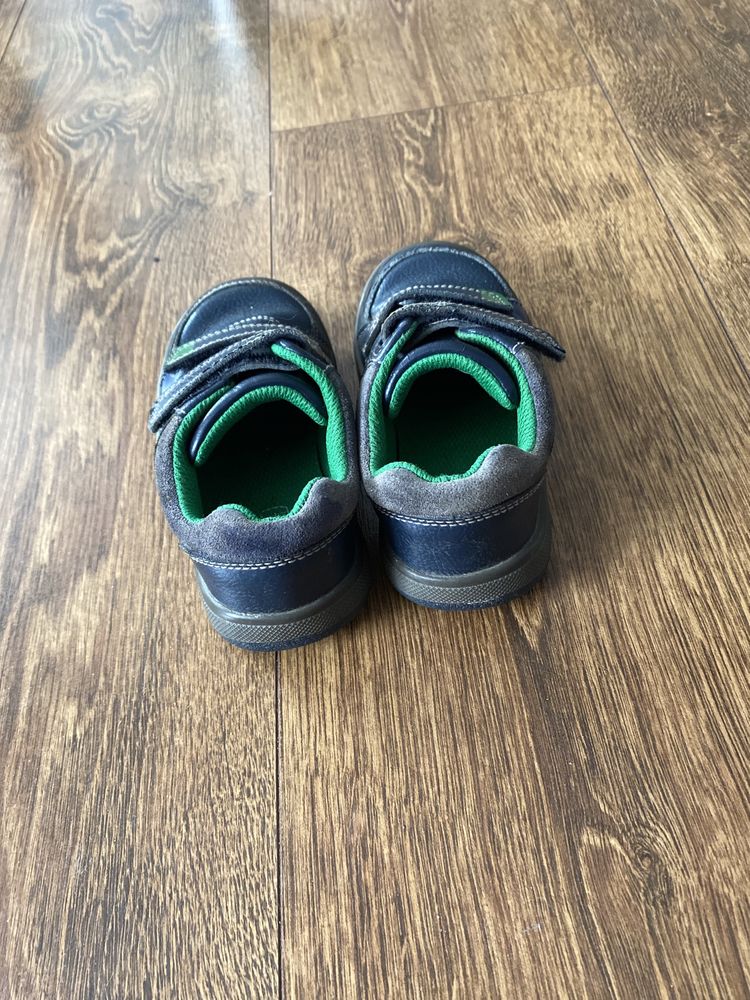Мокасіни, кросівки, туфлі Clarks 24