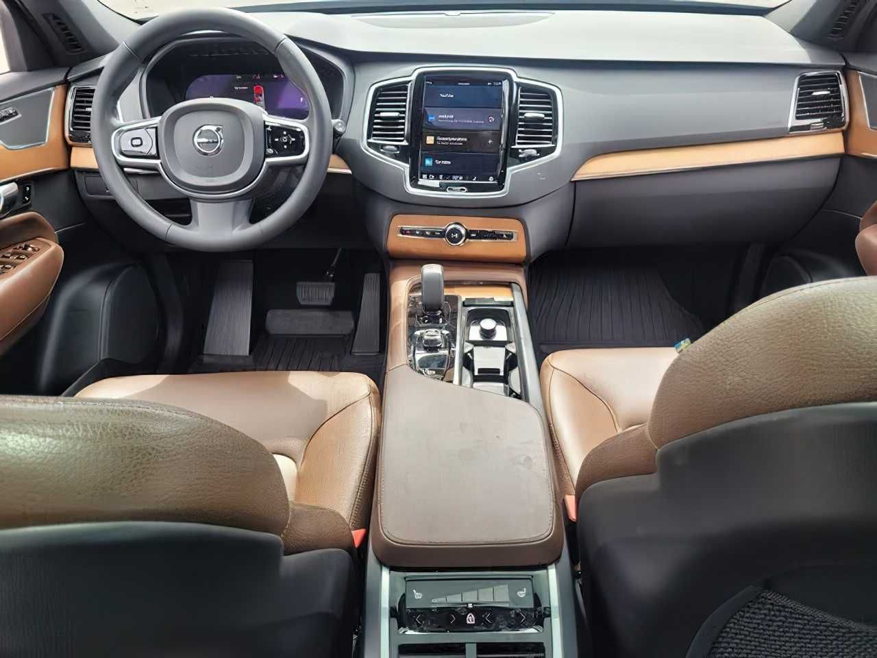 Volvo XC90   2023
