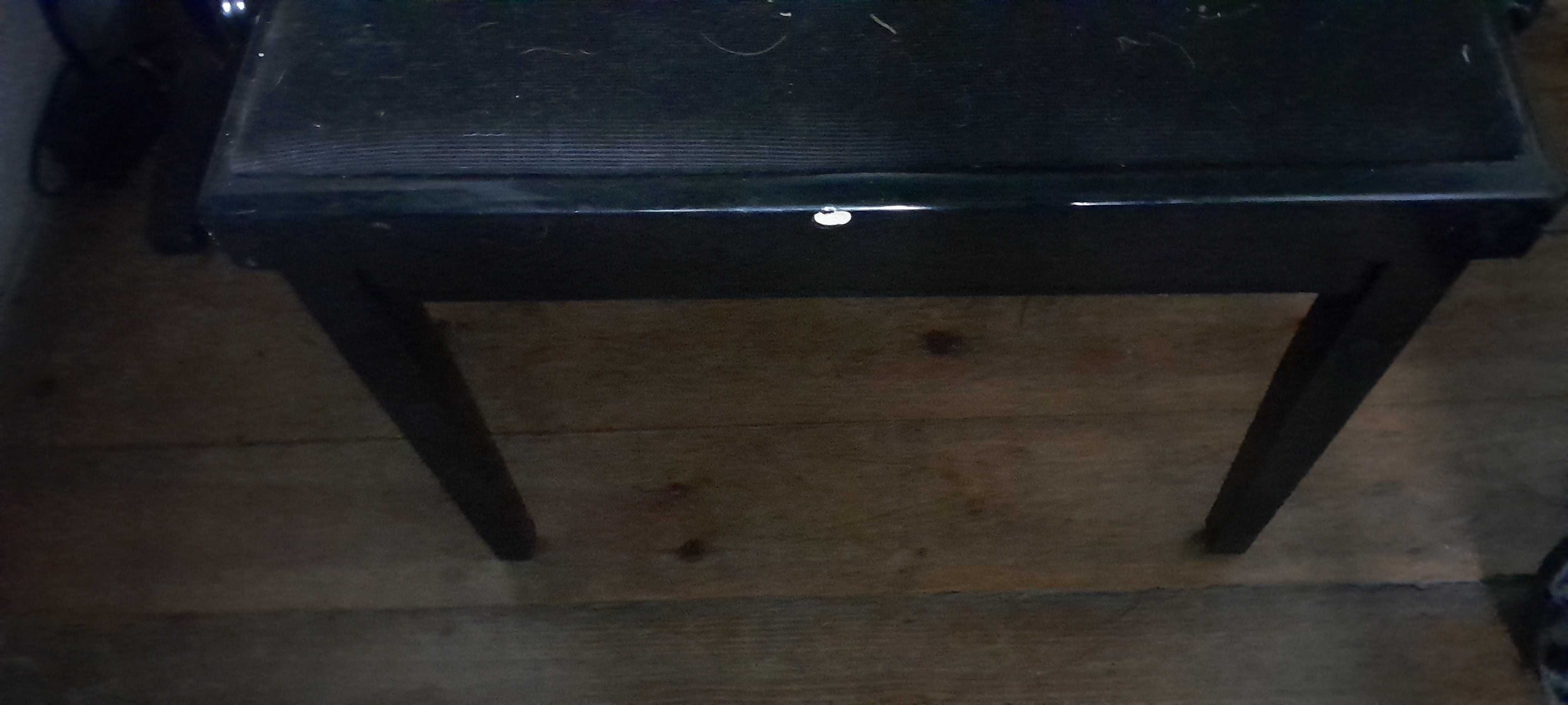 Vendo piano com banco