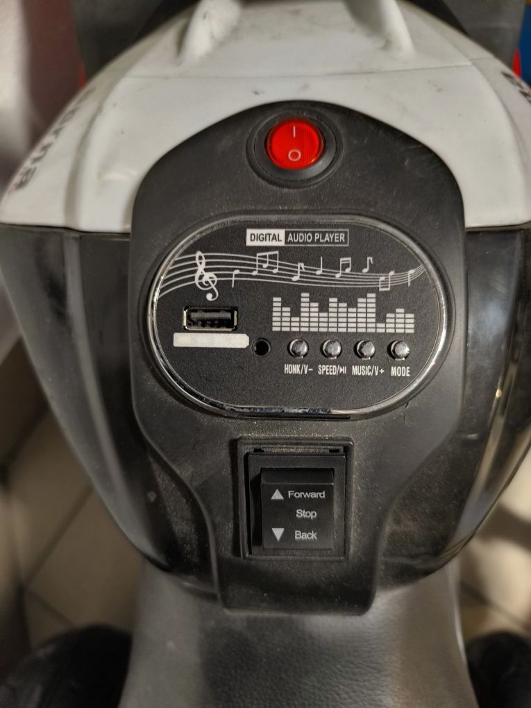 MOTOR MOTOREK na akumulator czerwony